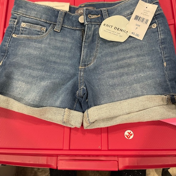 Girls denim shorts size 7 NWT - Picture 4 of 6